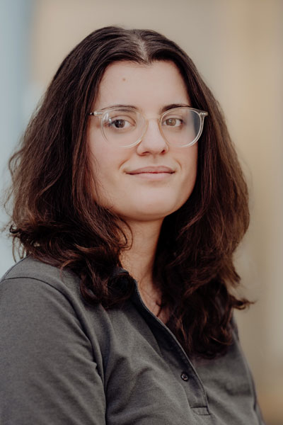 Fjolla Neziri, Zahnmedizinische Fachangestellte